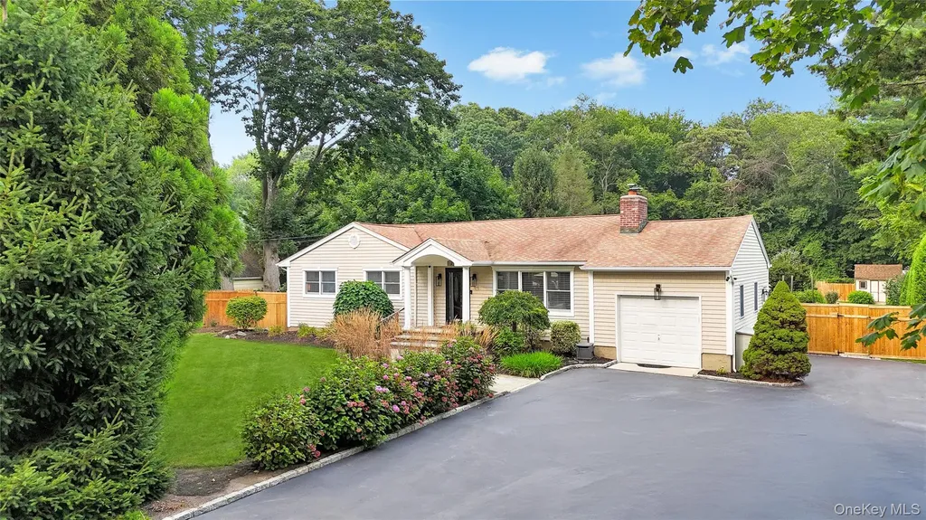 3 Everit Place Smithtown NY 11787