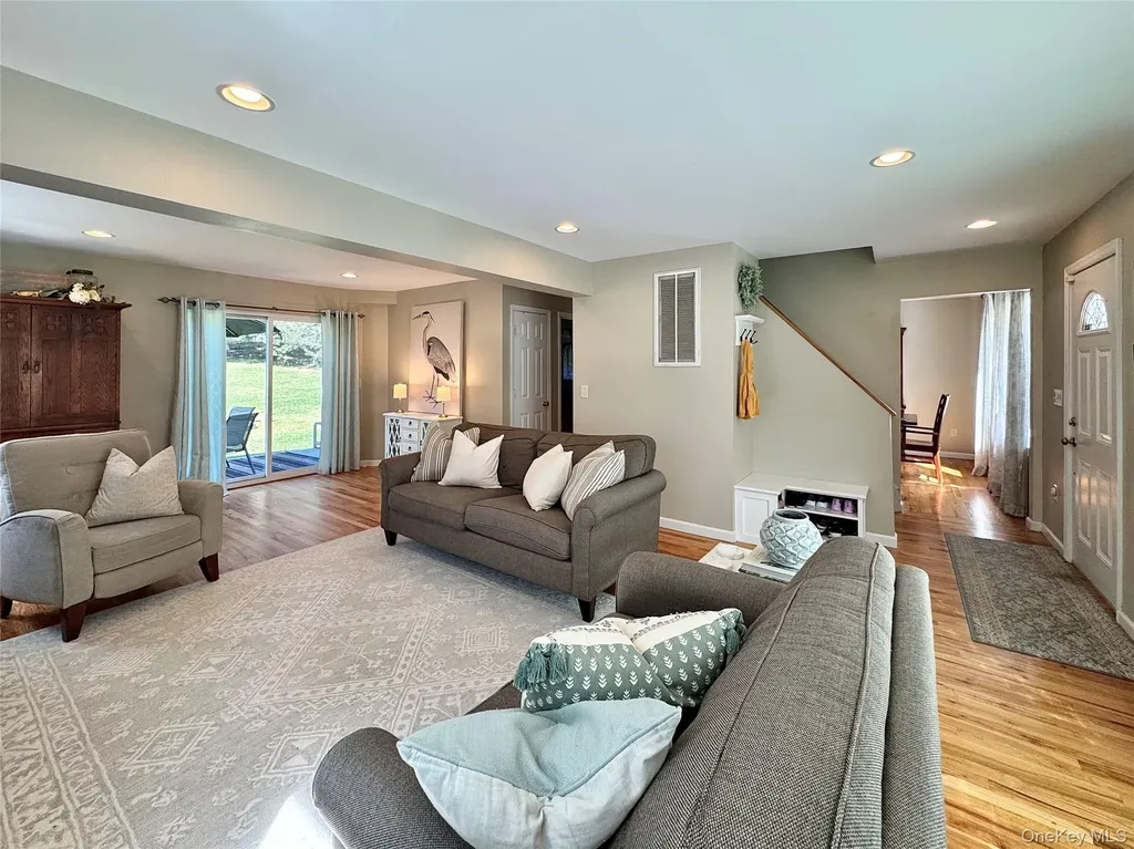 96 Daley Road Poughkeepsie NY 12603