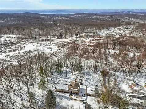 55 Hoags Cross Road Ossining NY 10562