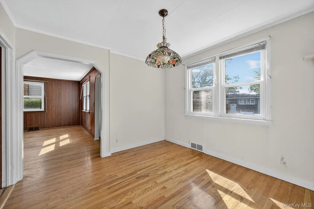 29 Hickory Road Bayville NY 11709