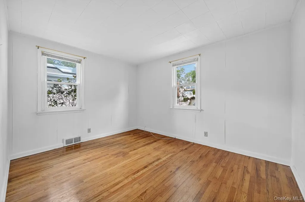 29 Hickory Road Bayville NY 11709