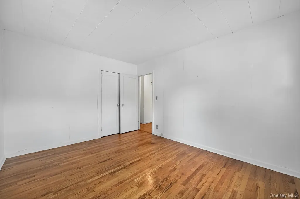 29 Hickory Road Bayville NY 11709