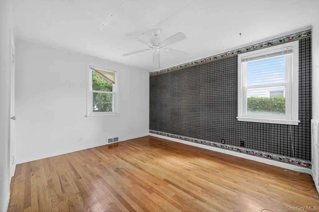 29 Hickory Road Bayville NY 11709