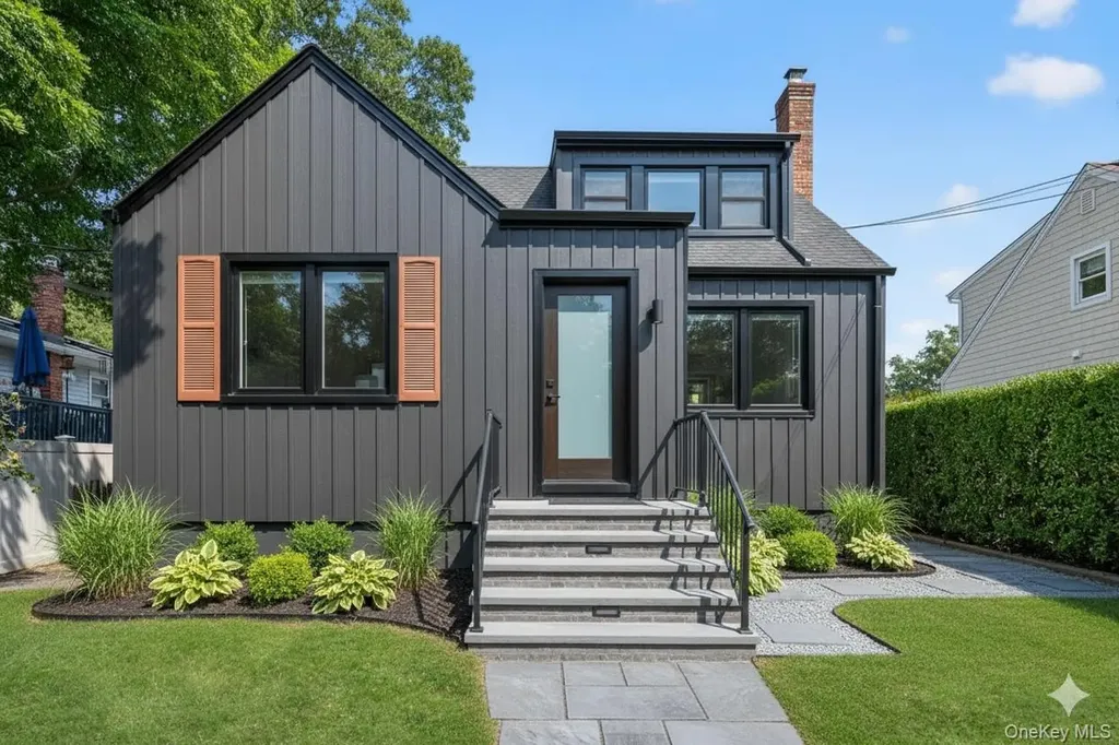 29 Hickory Road Bayville NY 11709