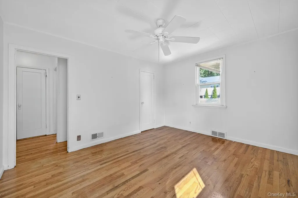 29 Hickory Road Bayville NY 11709