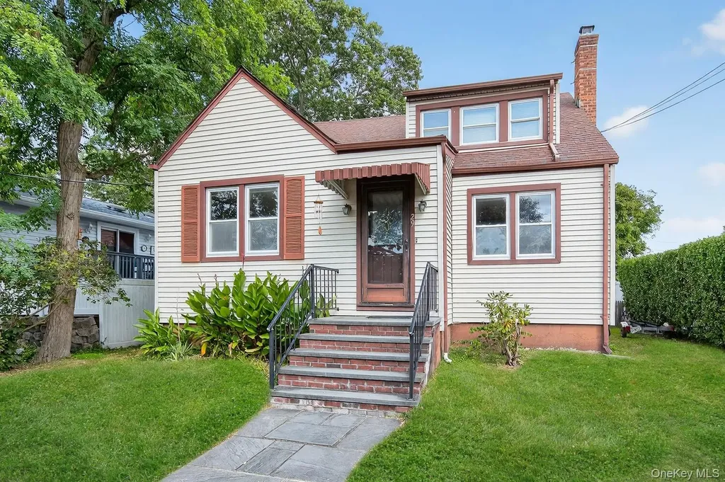 29 Hickory Road Bayville NY 11709