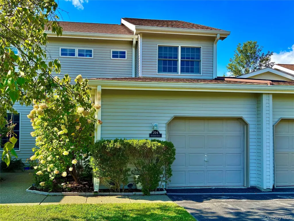 204 Cinnamon Circle Rhinebeck NY 12572