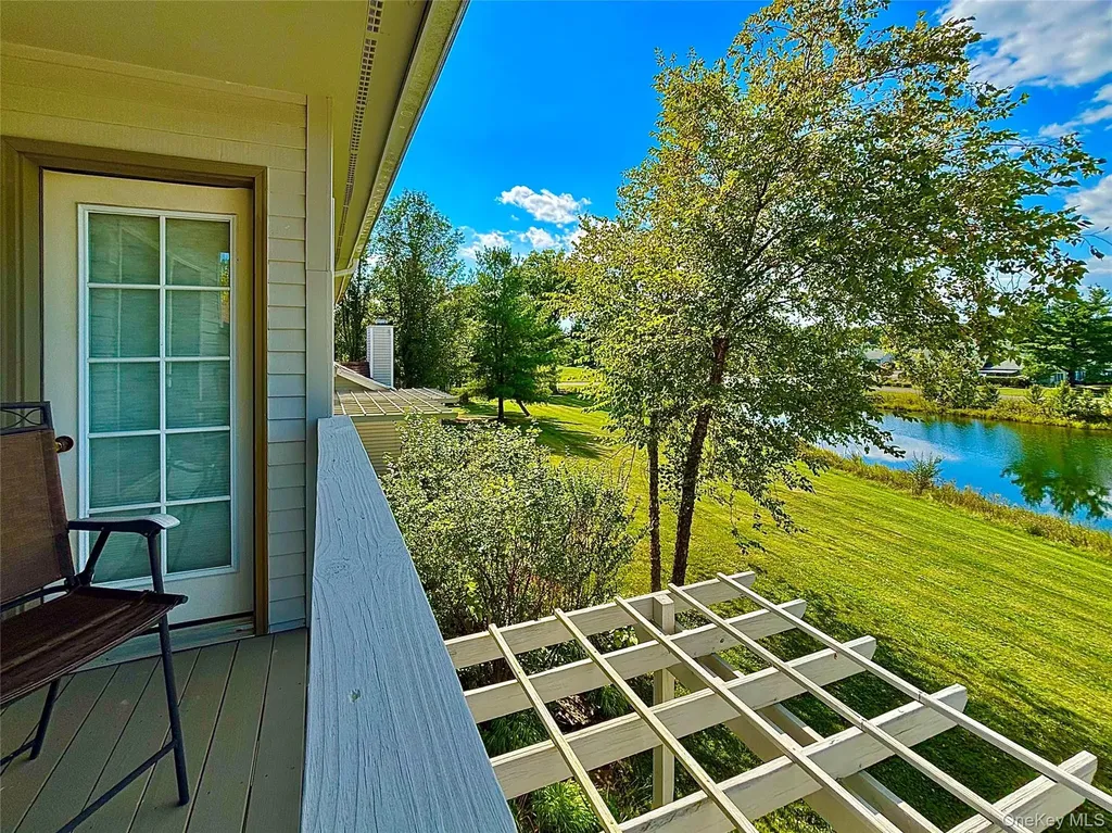 204 Cinnamon Circle Rhinebeck NY 12572