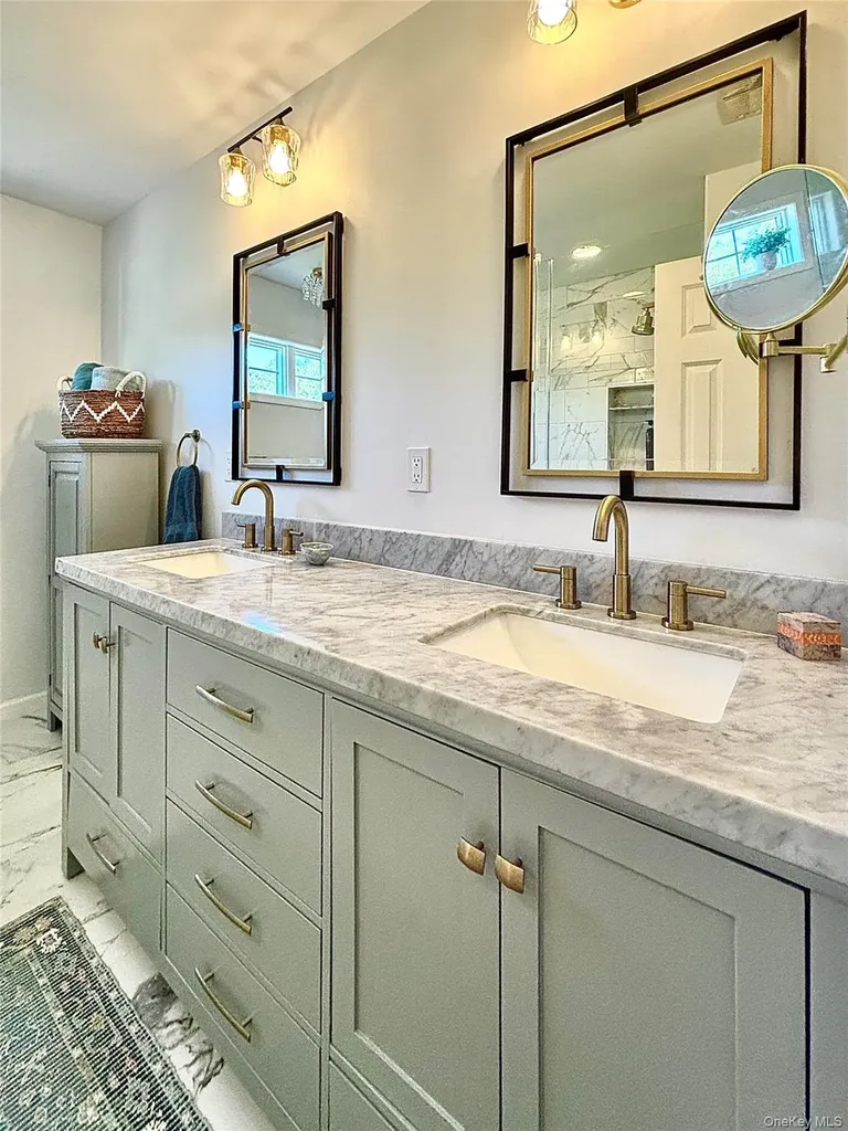 204 Cinnamon Circle Rhinebeck NY 12572