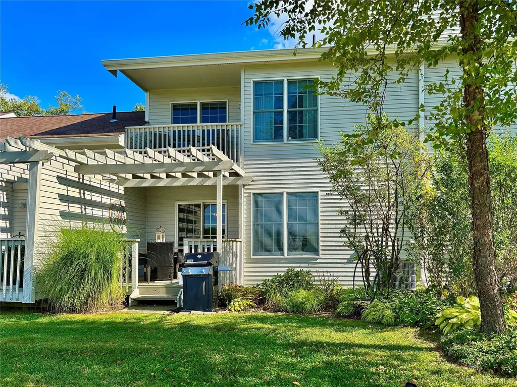 204 Cinnamon Circle Rhinebeck NY 12572