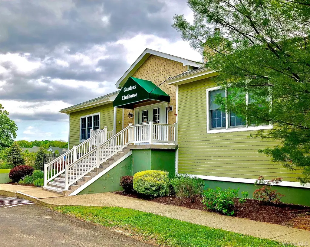 204 Cinnamon Circle Rhinebeck NY 12572