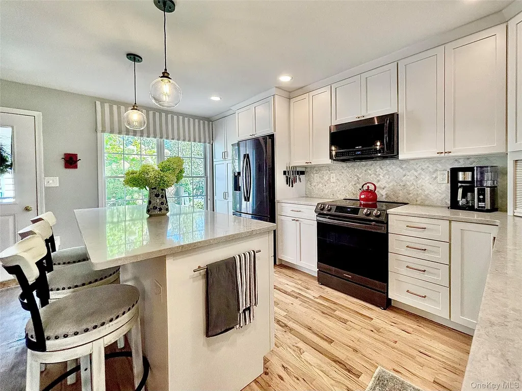 204 Cinnamon Circle Rhinebeck NY 12572