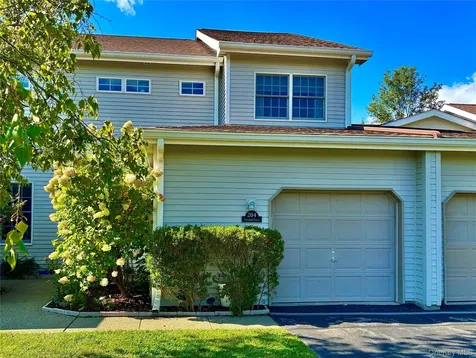 204 Cinnamon Circle Rhinebeck NY 12572