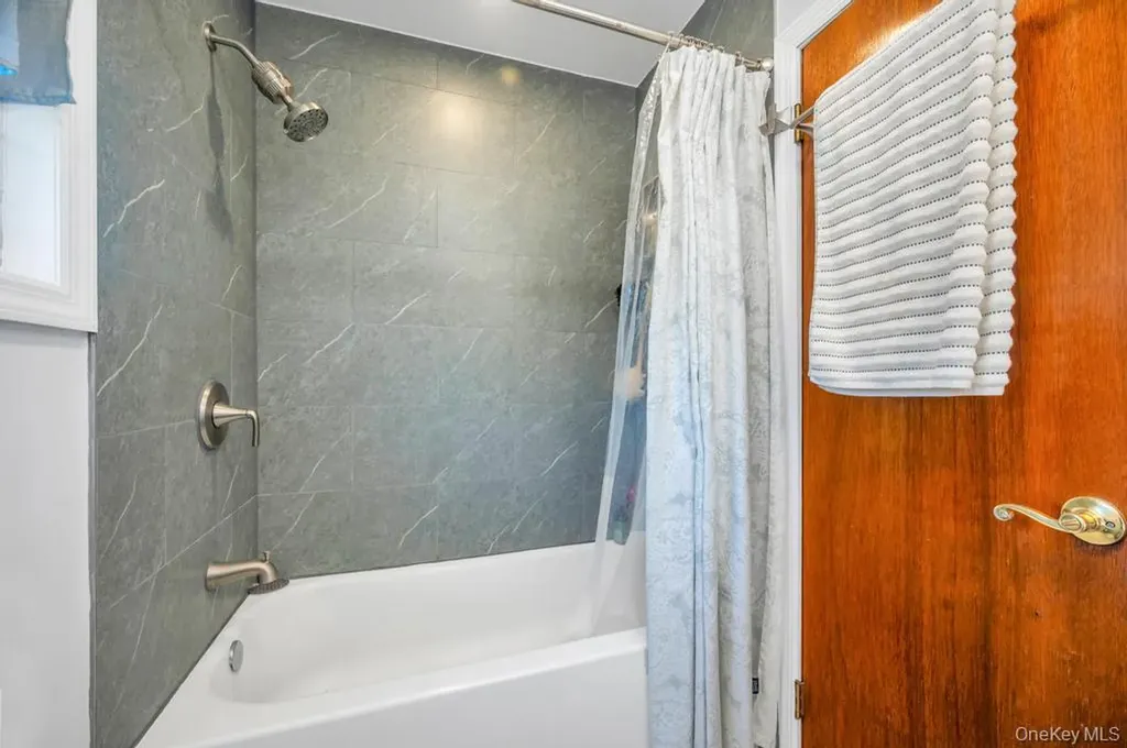 99 Hunter Avenue Valley Stream NY 11580