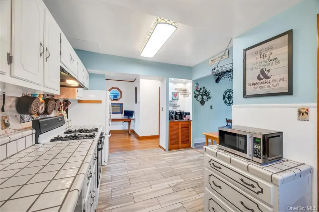 99 Hunter Avenue Valley Stream NY 11580