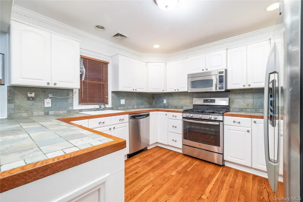 3731 Park Avenue Wantagh NY 11793