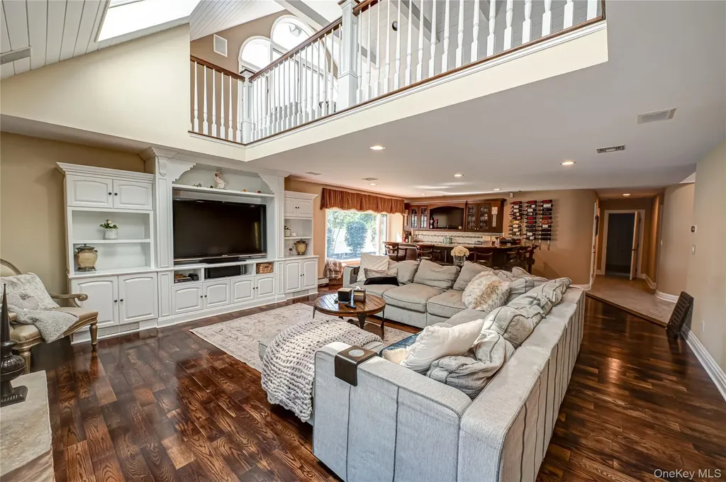 15 Weatherstone Way Smithtown NY 11787