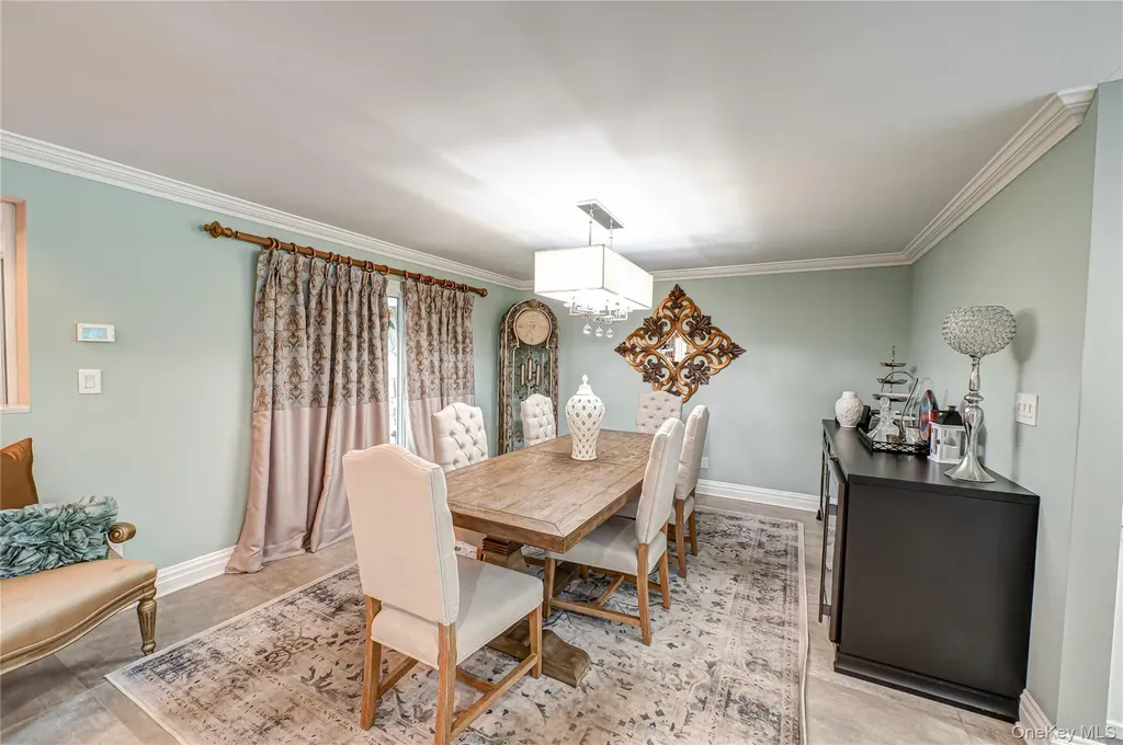 15 Weatherstone Way Smithtown NY 11787