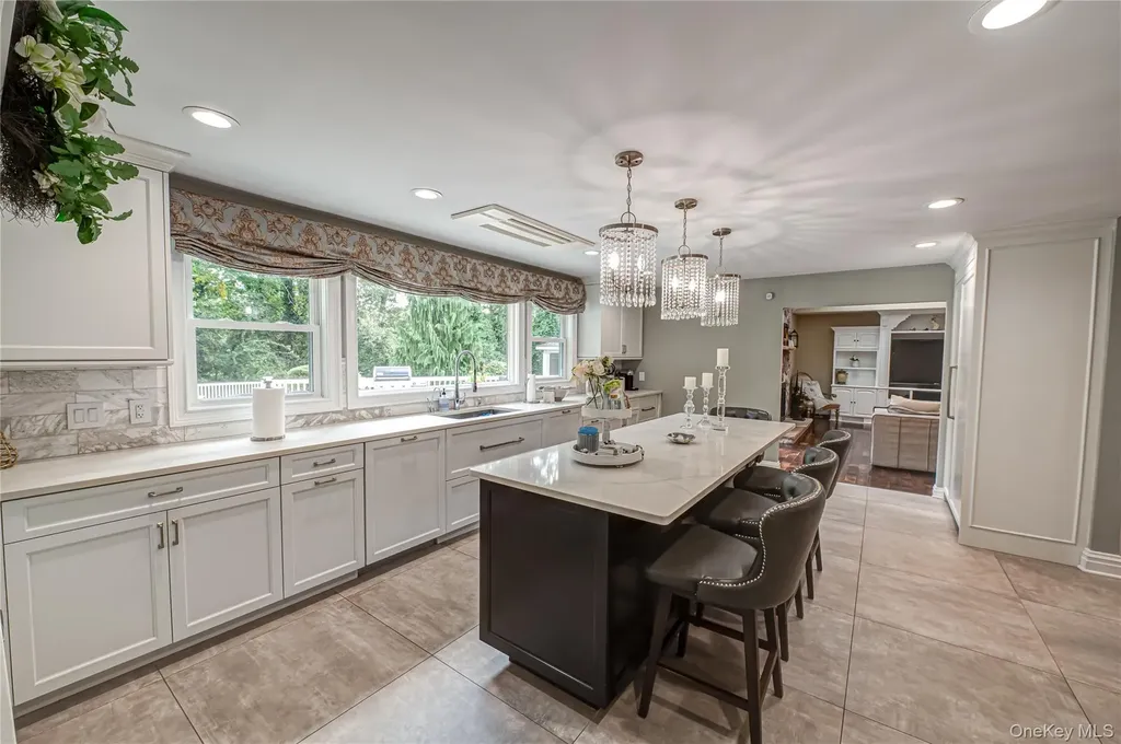 15 Weatherstone Way Smithtown NY 11787