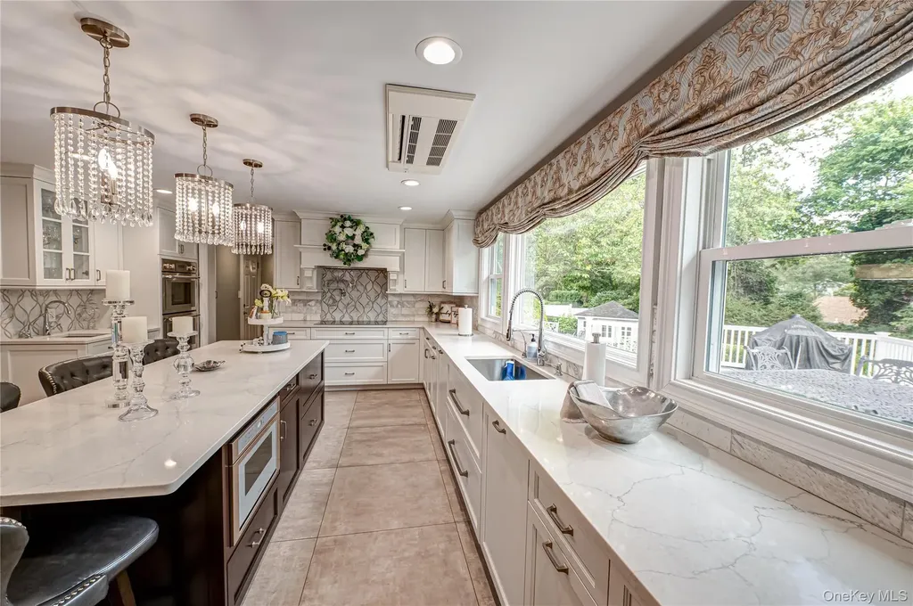 15 Weatherstone Way Smithtown NY 11787