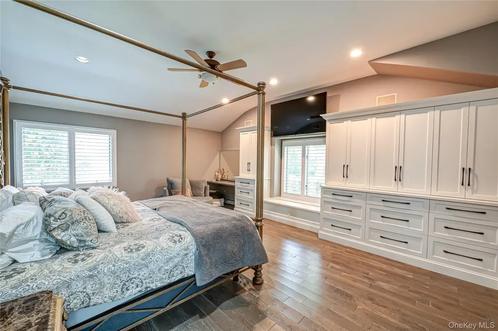 15 Weatherstone Way Smithtown NY 11787