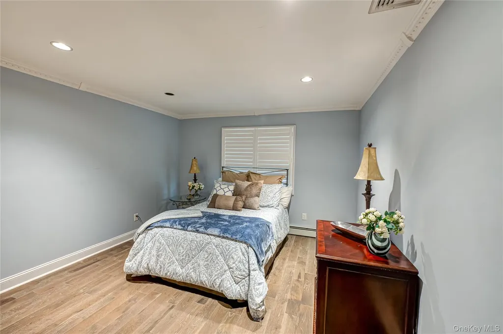 15 Weatherstone Way Smithtown NY 11787
