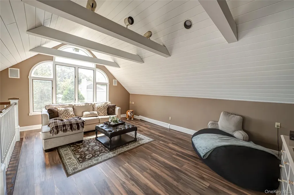 15 Weatherstone Way Smithtown NY 11787