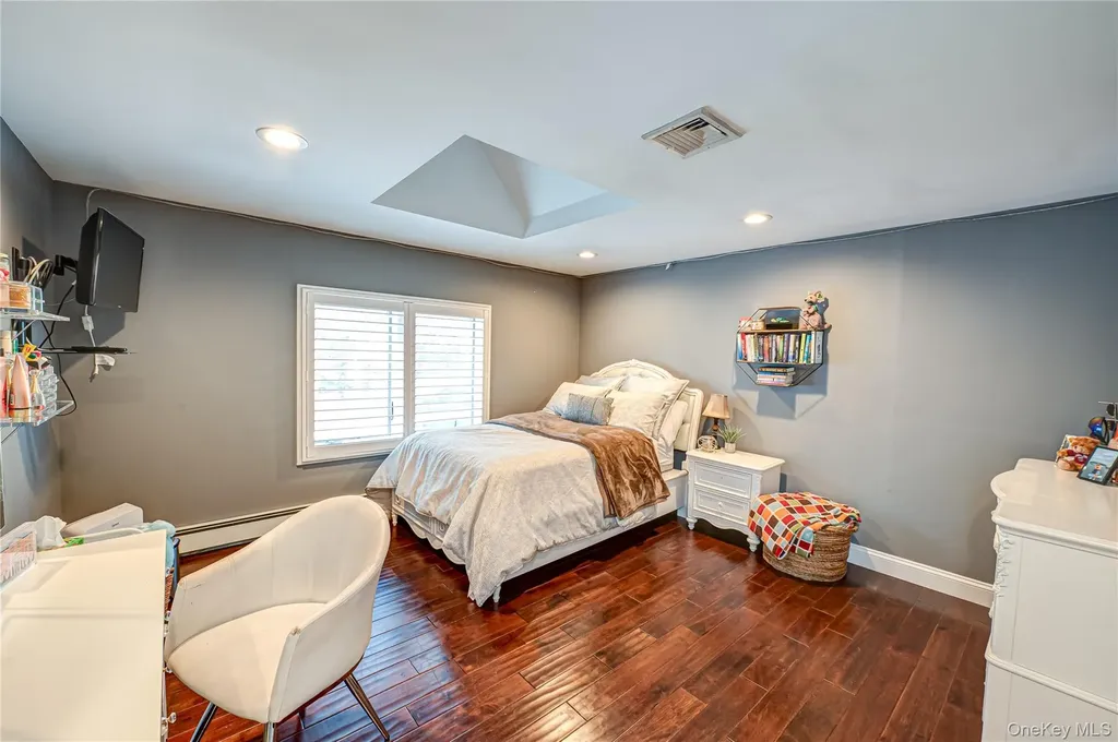 15 Weatherstone Way Smithtown NY 11787