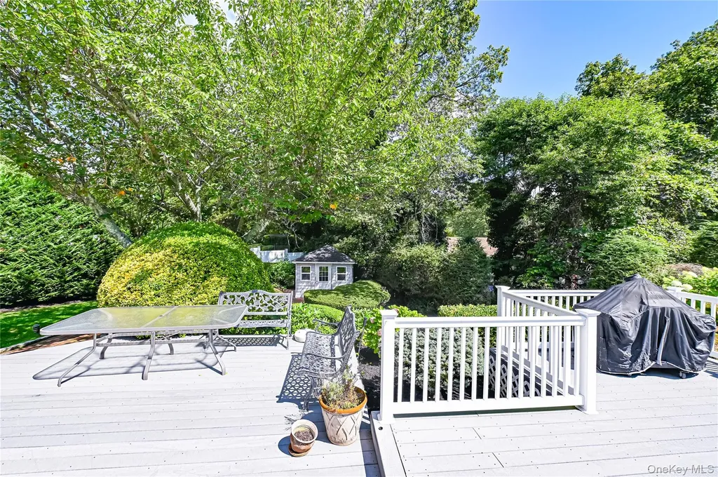 15 Weatherstone Way Smithtown NY 11787