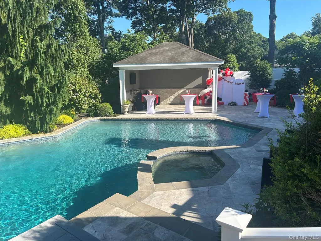 15 Weatherstone Way Smithtown NY 11787