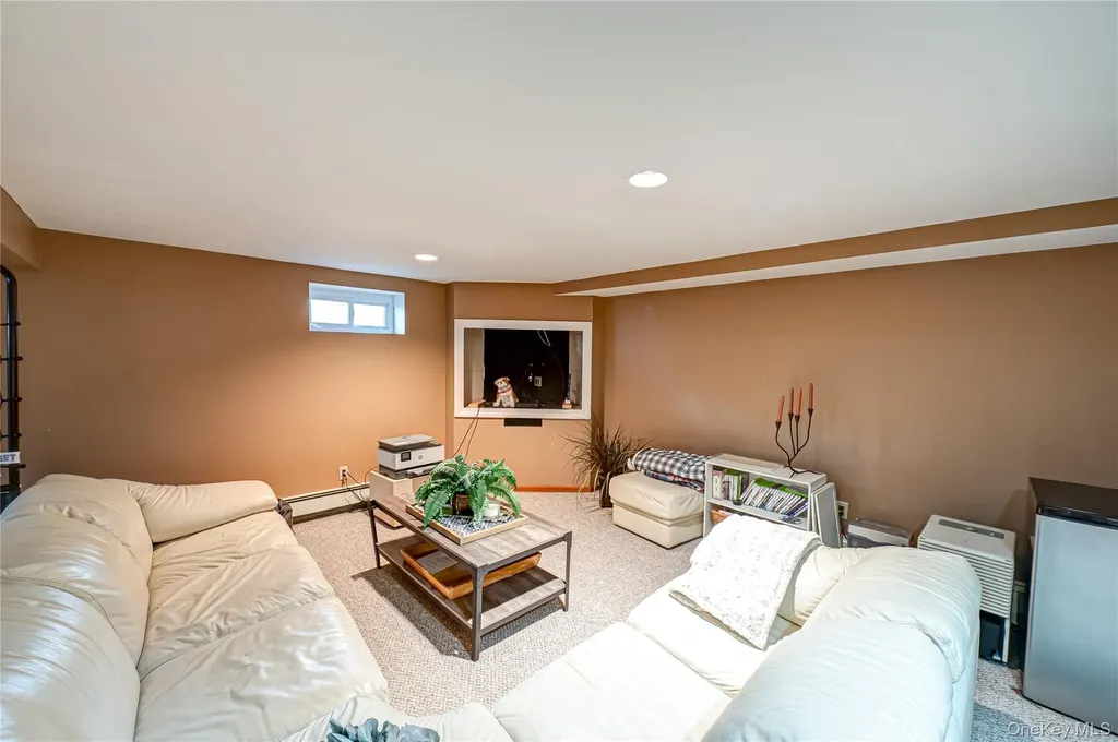 15 Weatherstone Way Smithtown NY 11787