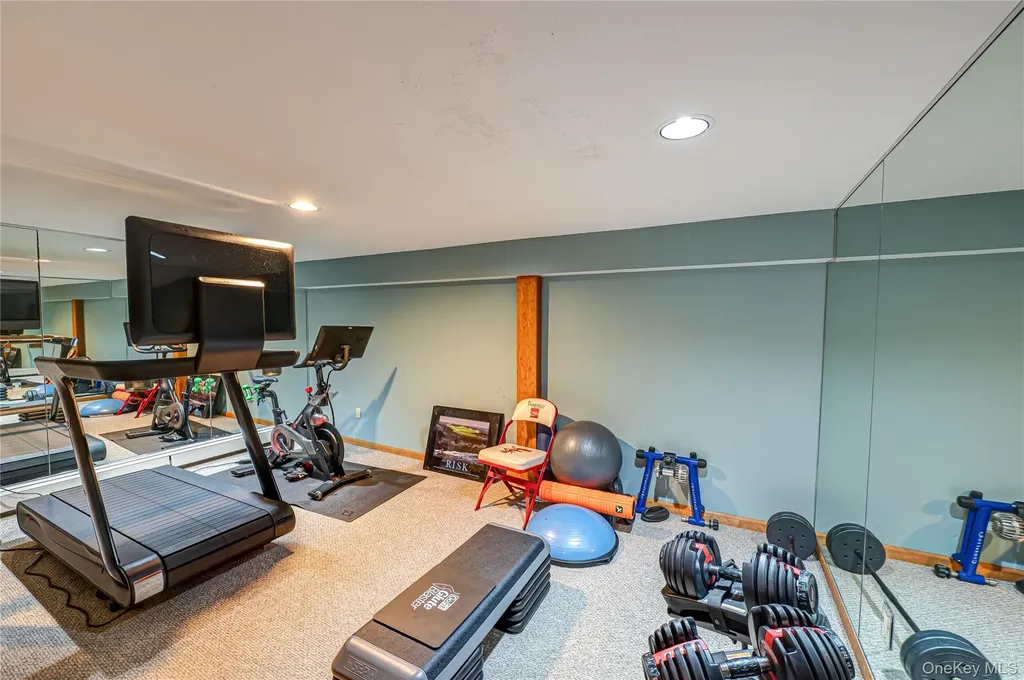 15 Weatherstone Way Smithtown NY 11787