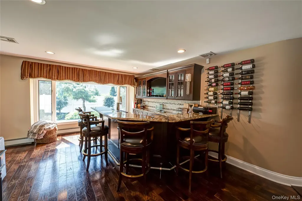 15 Weatherstone Way Smithtown NY 11787