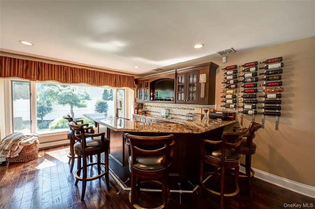 15 Weatherstone Way Smithtown NY 11787
