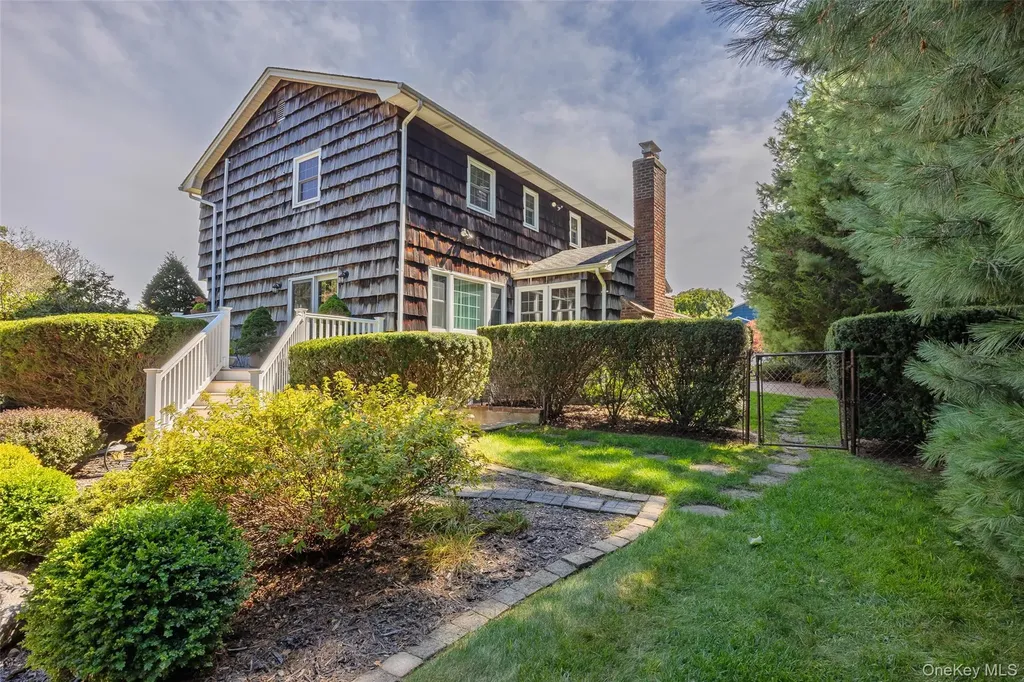 21 View Road Setauket NY 11733