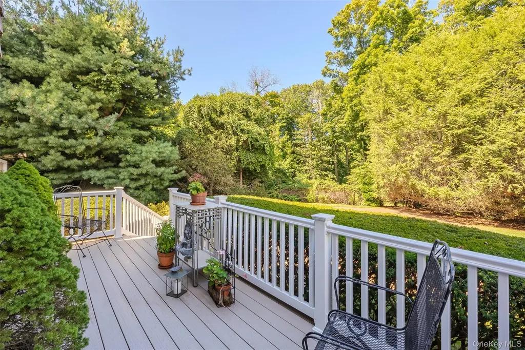21 View Road Setauket NY 11733