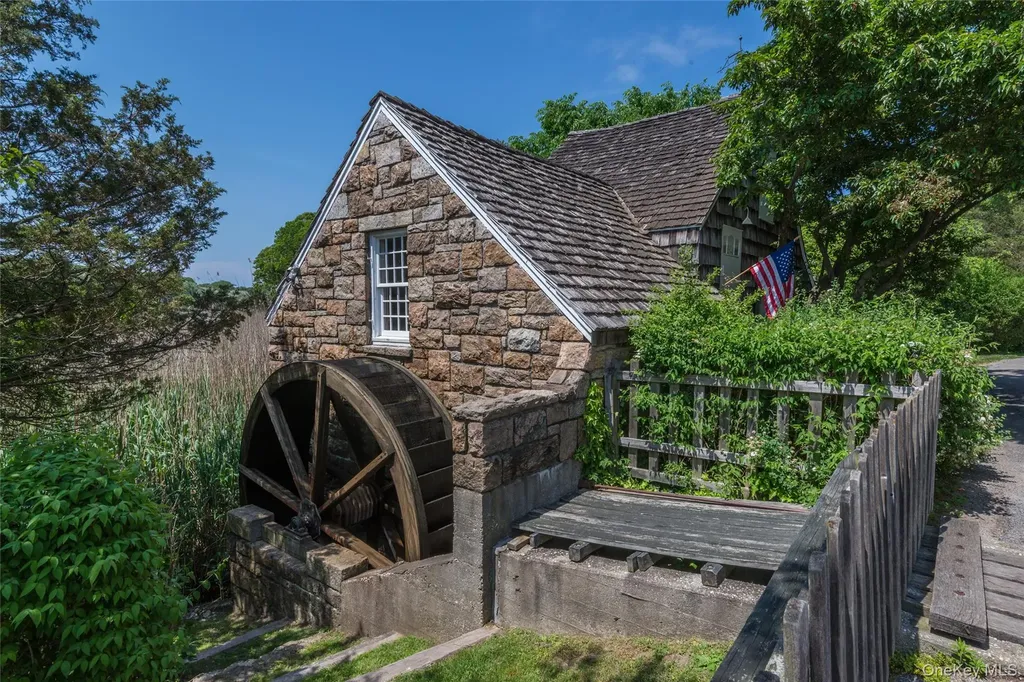 21 View Road Setauket NY 11733