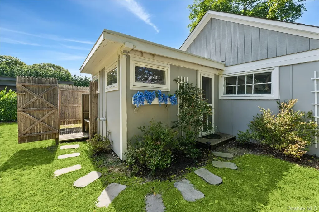36 Lamb Avenue Quogue NY 11959