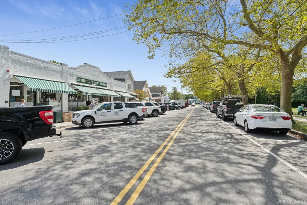 36 Lamb Avenue Quogue NY 11959