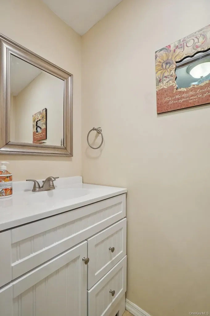 35 Andre Avenue Tappan NY 10983