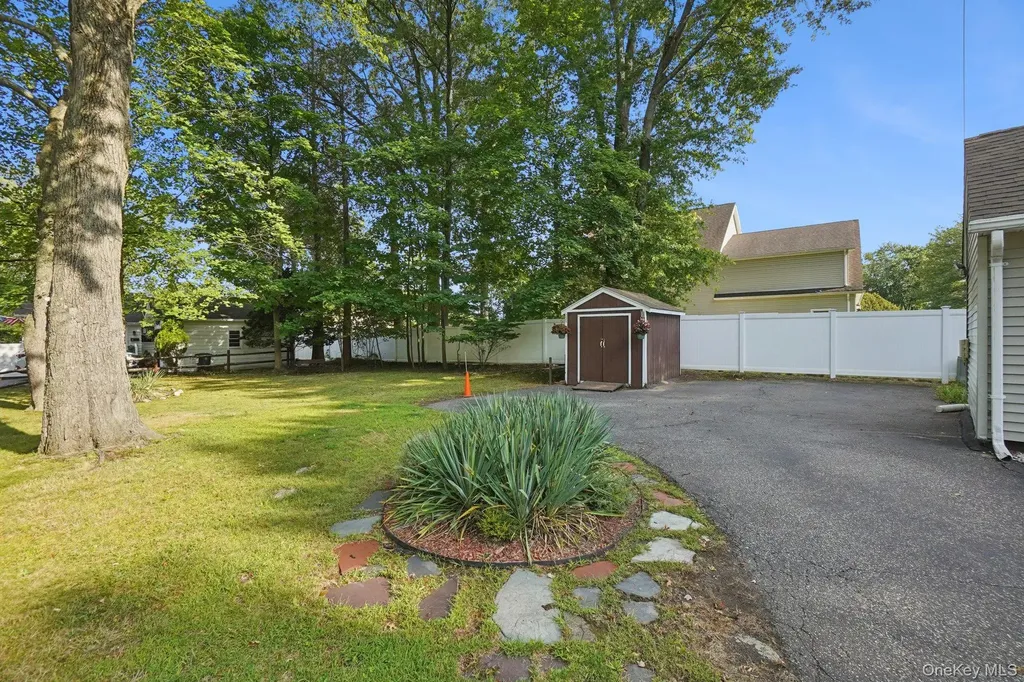 35 Andre Avenue Tappan NY 10983