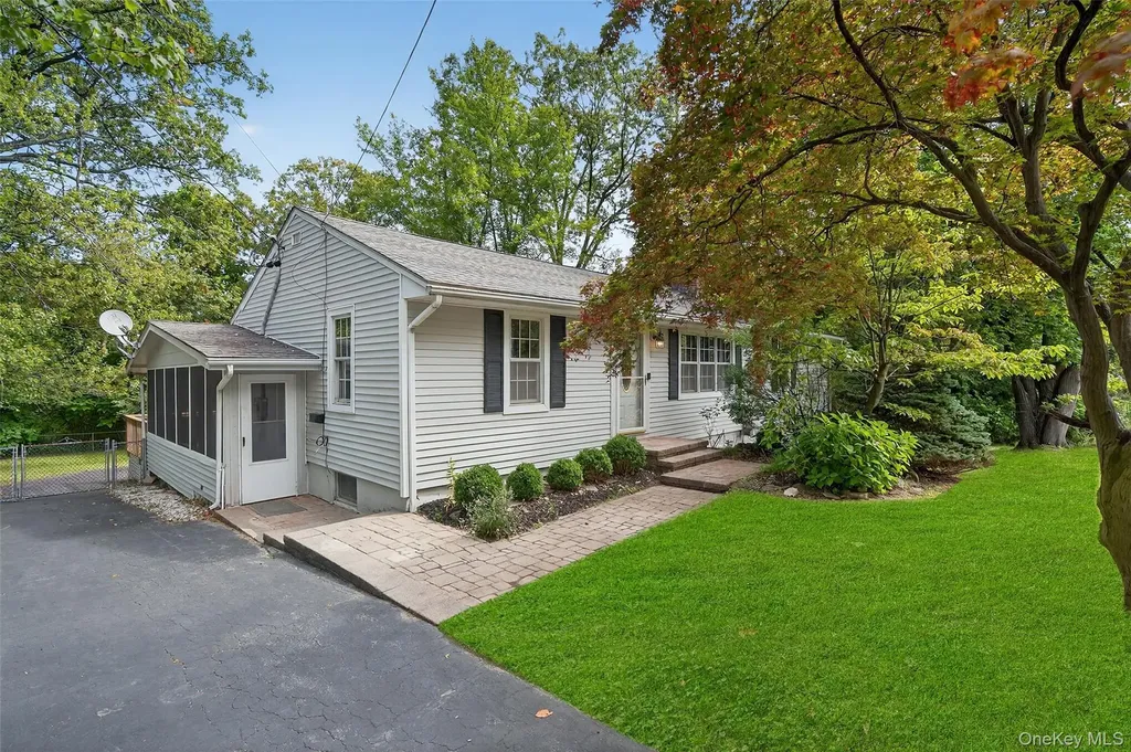 54 Canterbury Avenue Cornwall NY 12518