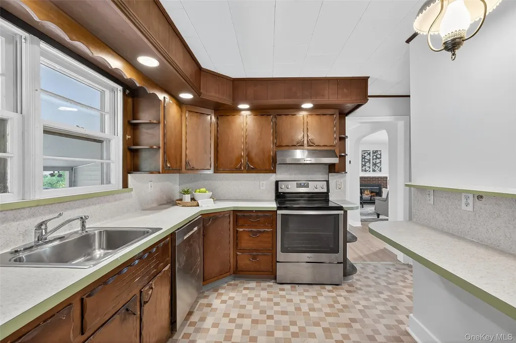 54 Canterbury Avenue Cornwall NY 12518