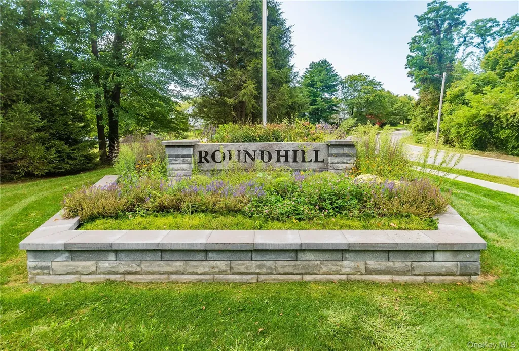 16 Hilltop Circle Fishkill NY 12524
