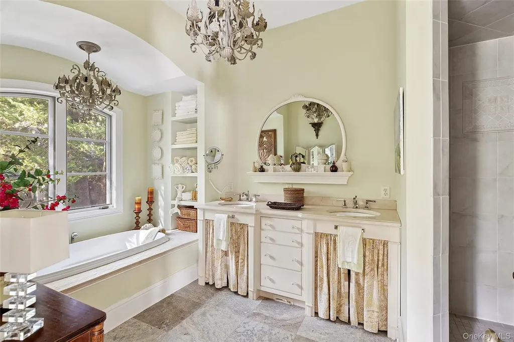 19 Ridge Lane Miller Place NY 11764