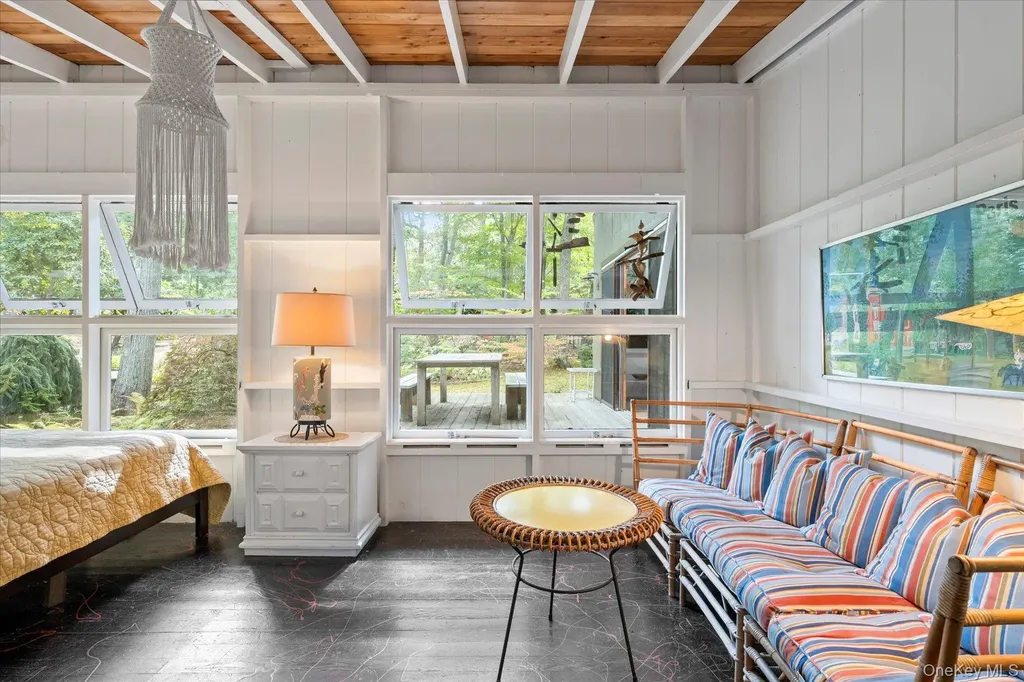 46 Flaggy Hole Road East Hampton NY 11937