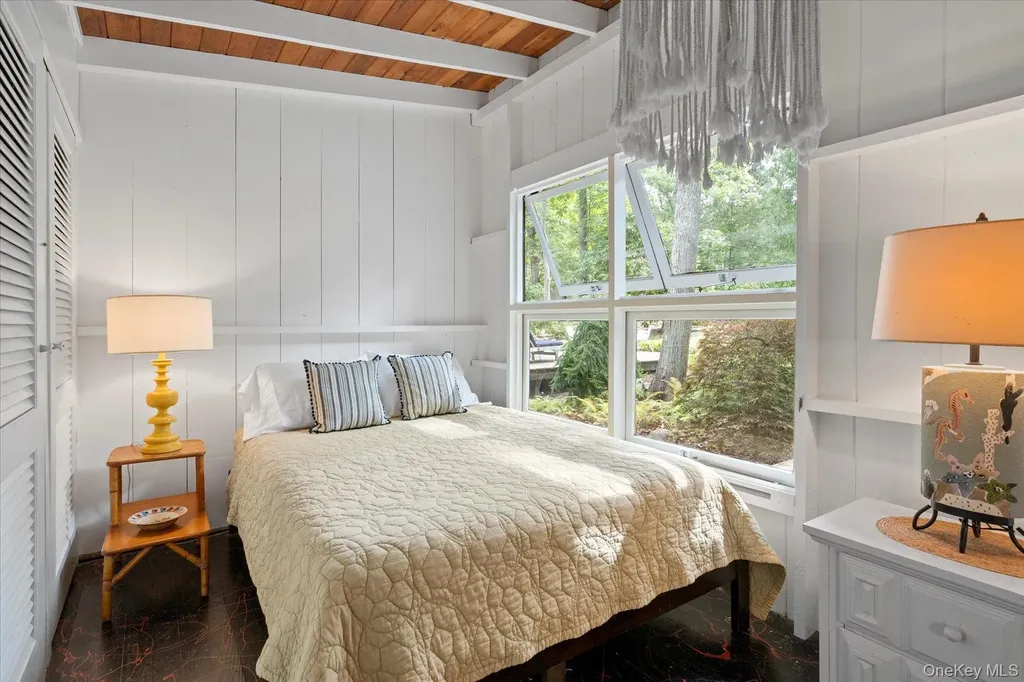 46 Flaggy Hole Road East Hampton NY 11937