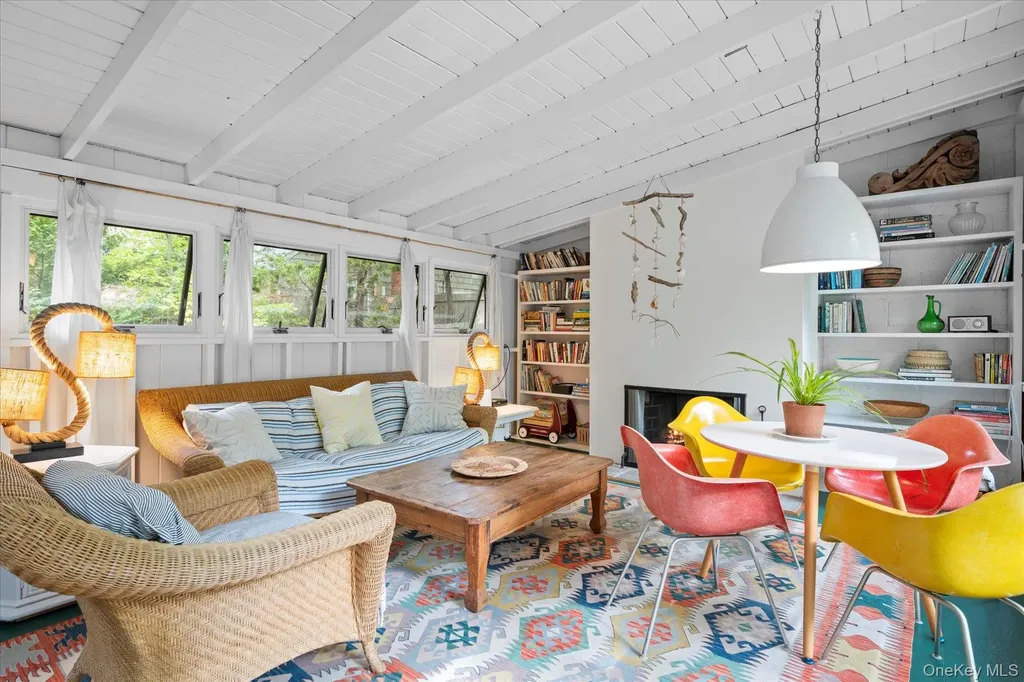 46 Flaggy Hole Road East Hampton NY 11937
