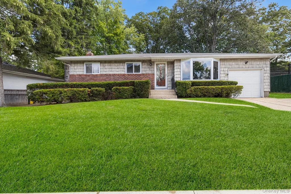 37 Beaumont Drive Plainview NY 11803