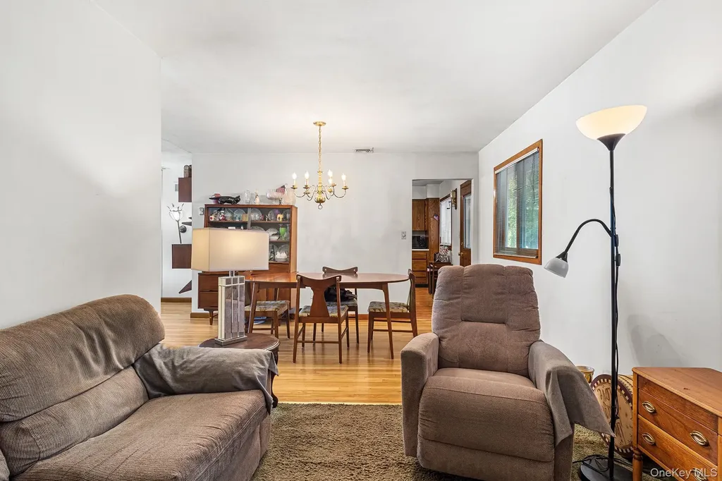 37 Beaumont Drive Plainview NY 11803